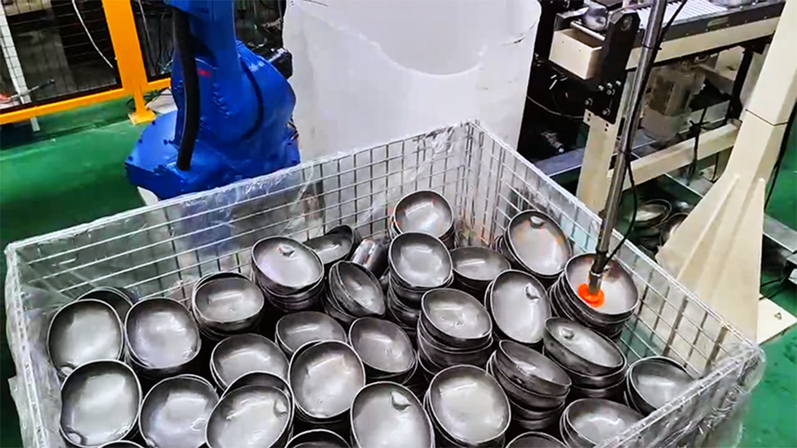 视觉引导压缩机顶盖上料