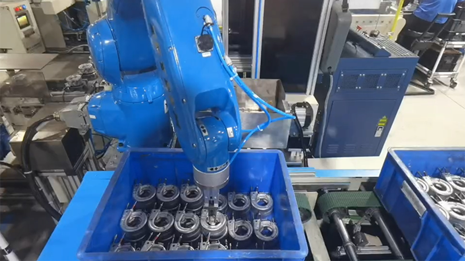 视觉引导咖啡机加热线圈上料